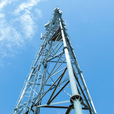 বাস টার্মিনাল হাব 5G এর জন্য 44m 54m 66m 74মিটার হট ডিপ গ্যালভানাইজড 3 টিউব টেলিকম টাওয়ার