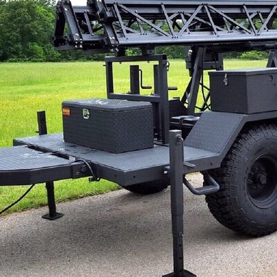 টেলিস্কোপিক ল্যাটিস টাওয়ার 15-30M গ্যালভানাইজড স্টিল ট্রাক মাউন্ট যোগাযোগ অ্যান্টেনা 40M/S বায়ু প্রতিরোধী