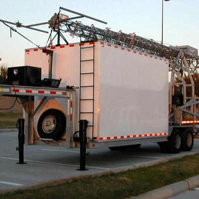 ২৪ মিটার ২৫ মিটার ৩০ মিটার মোবাইল ট্রাক ট্রেলার মাউন্টড লাইটিং টিউবুলার সেল অন হুইলস টেলিস্কোপিক ল্যাটিস অ্যান্টেনা যোগাযোগ টাওয়ার মাস্ট