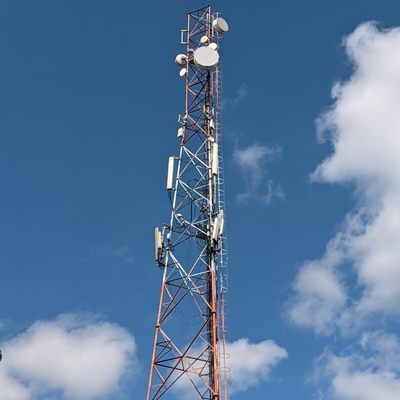 হট-ডিআইপি গ্যালভানাইজেশন সহ GSM/LTE সিগন্যাল বেস স্টেশনের জন্য 50M খরচ-কার্যকর 3-লেগড টিউবুলার ল্যাটিস স্টিল কমিউনিকেশন টাওয়ার 30-বছরের পরিষেবা জীবন